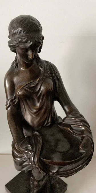 Femme Drapée à  L Antique , Sculpture En Bronze