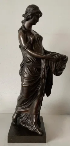 Femme Drapée à  L Antique , Sculpture En Bronze