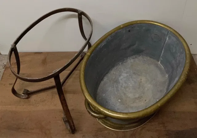 CHILD'S BATH TUB