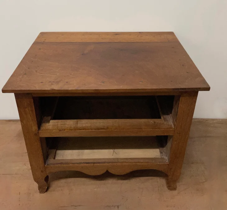 Petite commode d enfant en noyer