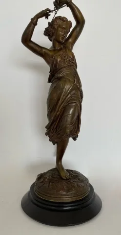 La Musicienne , Sculpture En Bronze Signée Machault