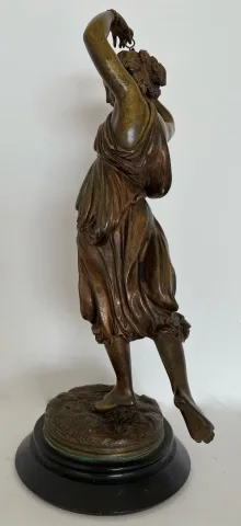 La Musicienne , Sculpture En Bronze Signée Machault
