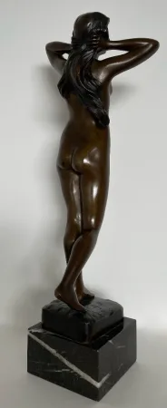 BRONZESTATUETTE