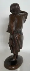 ブロンズ像