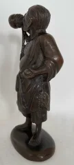 ブロンズ像