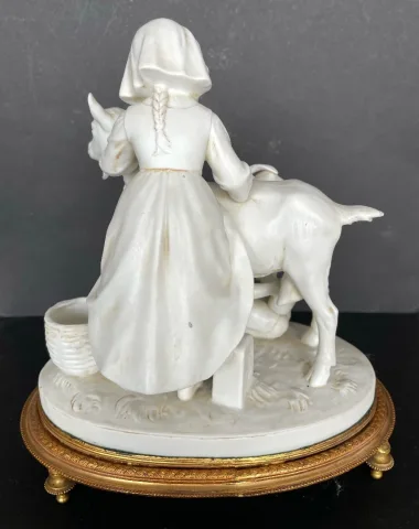 la Traite De La Chèvre , Groupe En Biscuit