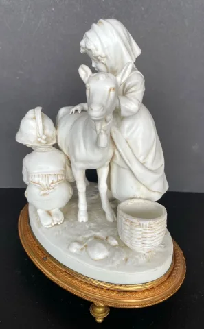 la Traite De La Chèvre , Groupe En Biscuit