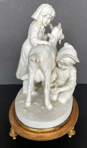 la Traite De La Chèvre , Groupe En Biscuit