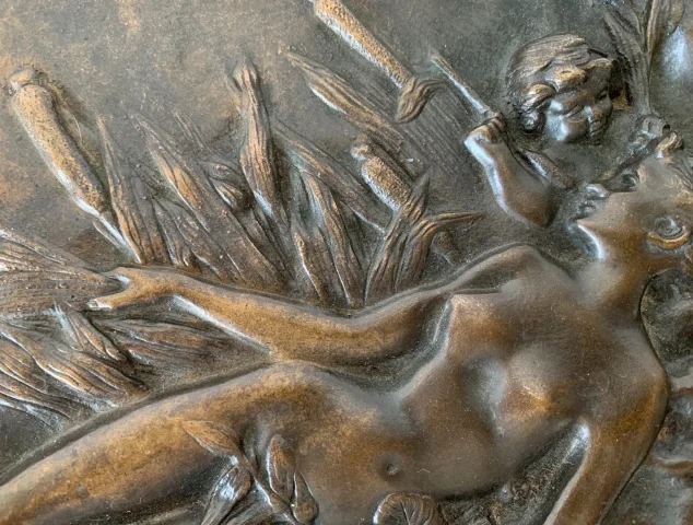 BRONCE BAJO RELIEVE