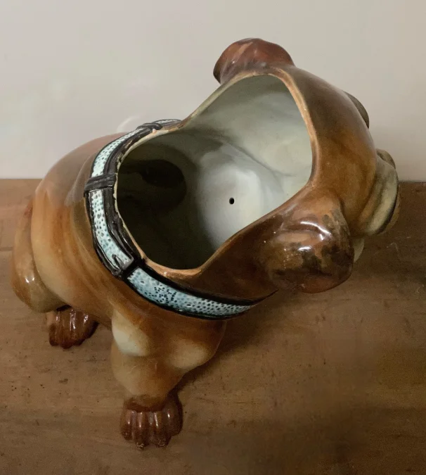 Bouledogue Porte Parapluie En Faïence , Signé Sous Une Patte Thurner Wasmuel