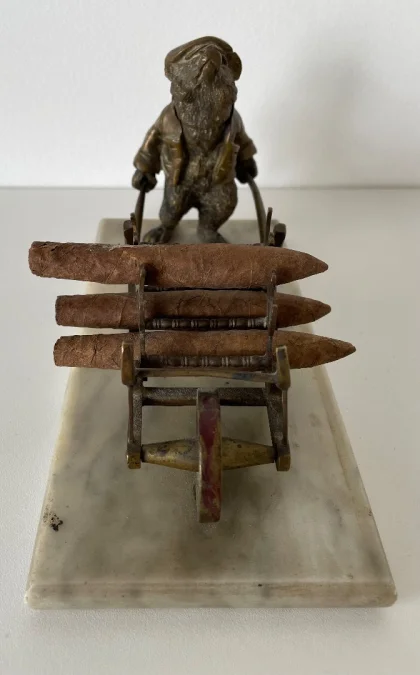 ZIGARRENSTÄNDER AUS BRONZE