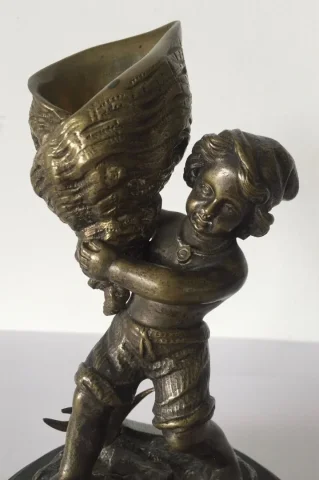 FIGURA DE BRONCE