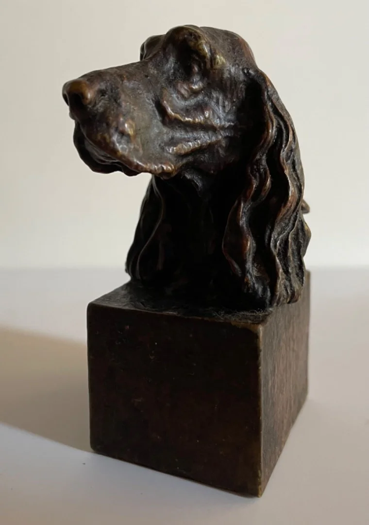 Petit Sujet En Bronze Représentant Une Tête De Chien