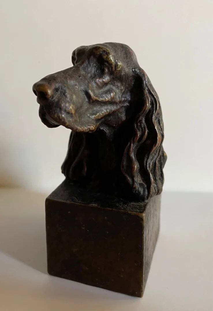 Petit Sujet En Bronze Représentant Une Tête De Chien