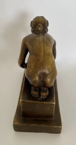 青铜雕像