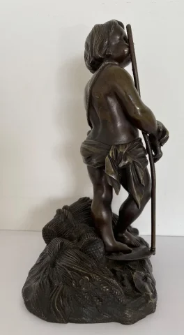 Sujet En Bronze Représentant Un amour Faucheur