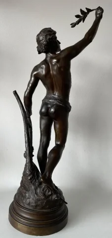 BRONZEN BEELDJE GETEKEND E. DROUOT