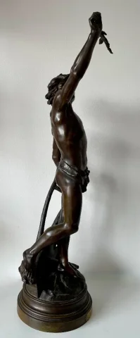 BRONZEN BEELDJE GETEKEND E. DROUOT