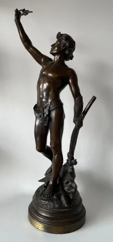 BRONZEN BEELDJE GETEKEND E. DROUOT
