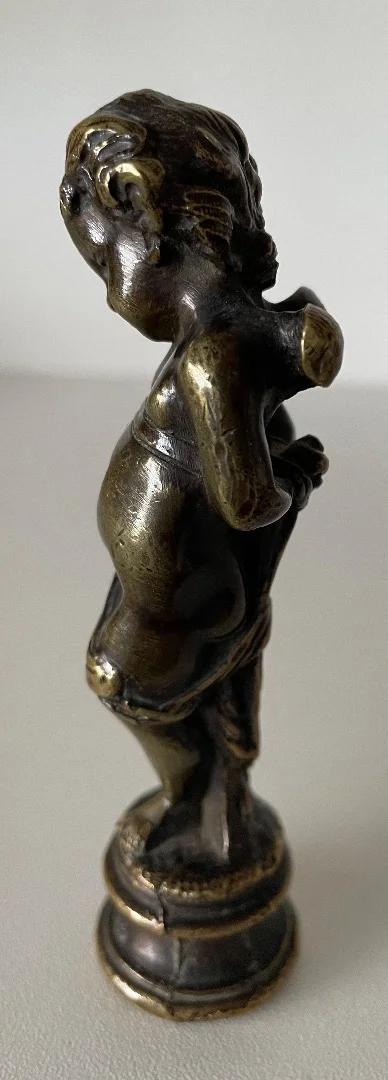 Cachet en bronze représentant Un Angelot