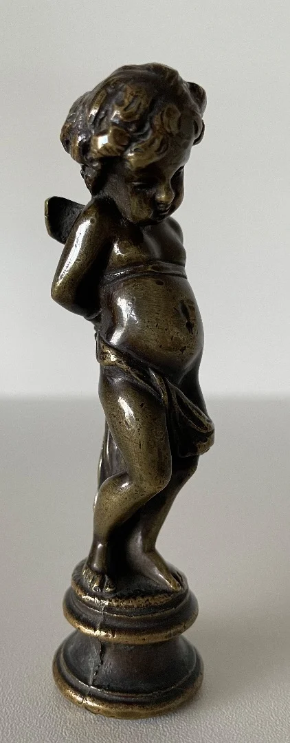 Cachet en bronze représentant Un Angelot
