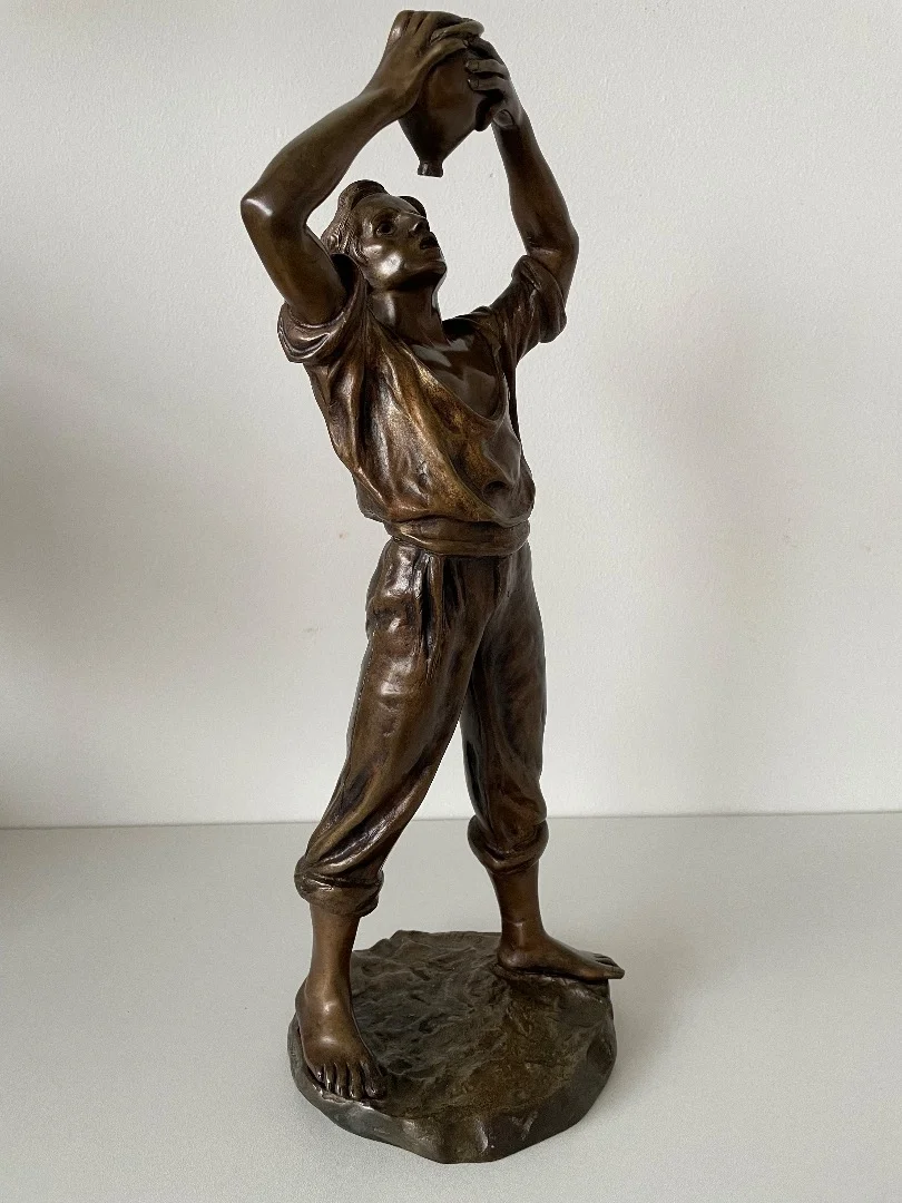 BRONZESTATUETTE signiert BOFILL