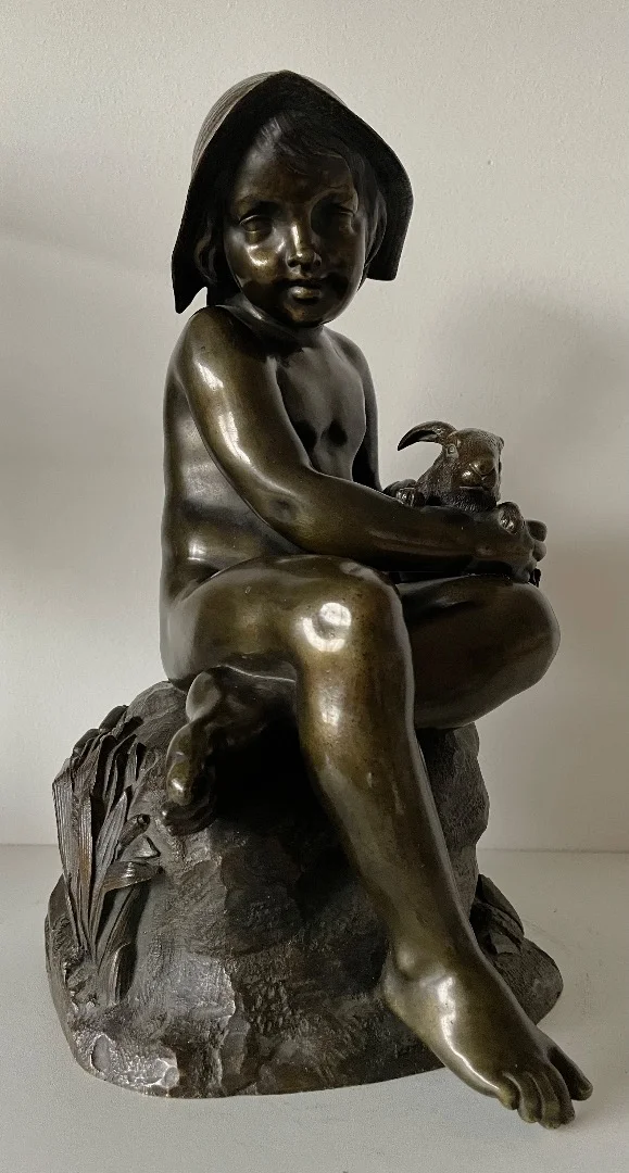 L Enfant Et Le Lapin , Sculpture En Bronze.