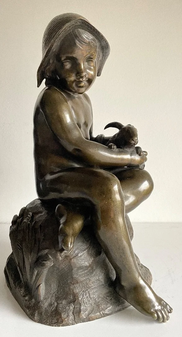 L Enfant Et Le Lapin , Sculpture En Bronze.