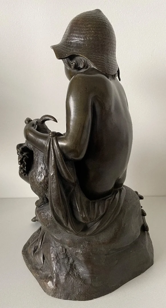 L Enfant Et Le Lapin , Sculpture En Bronze.