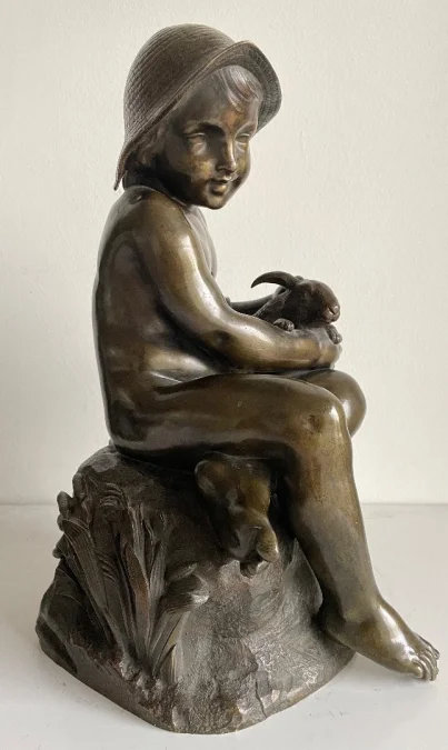 L Enfant Et Le Lapin , Sculpture En Bronze.