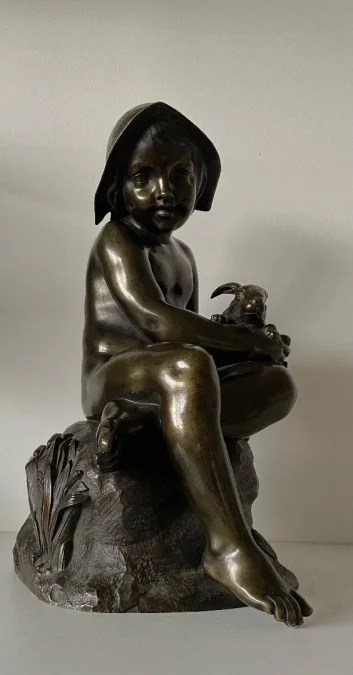 L Enfant Et Le Lapin , Sculpture En Bronze.
