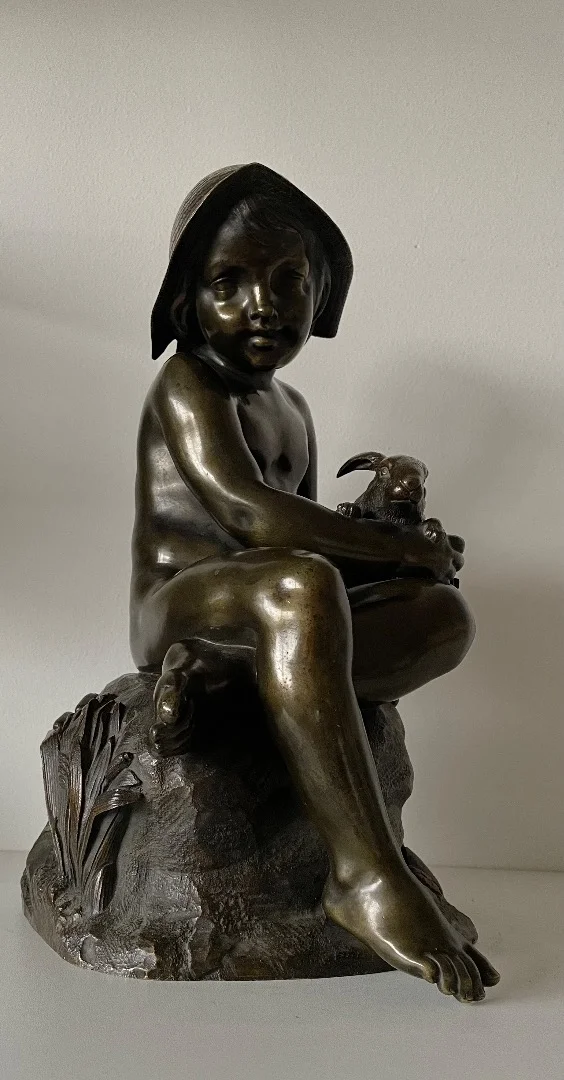 L Enfant Et Le Lapin , Sculpture En Bronze.