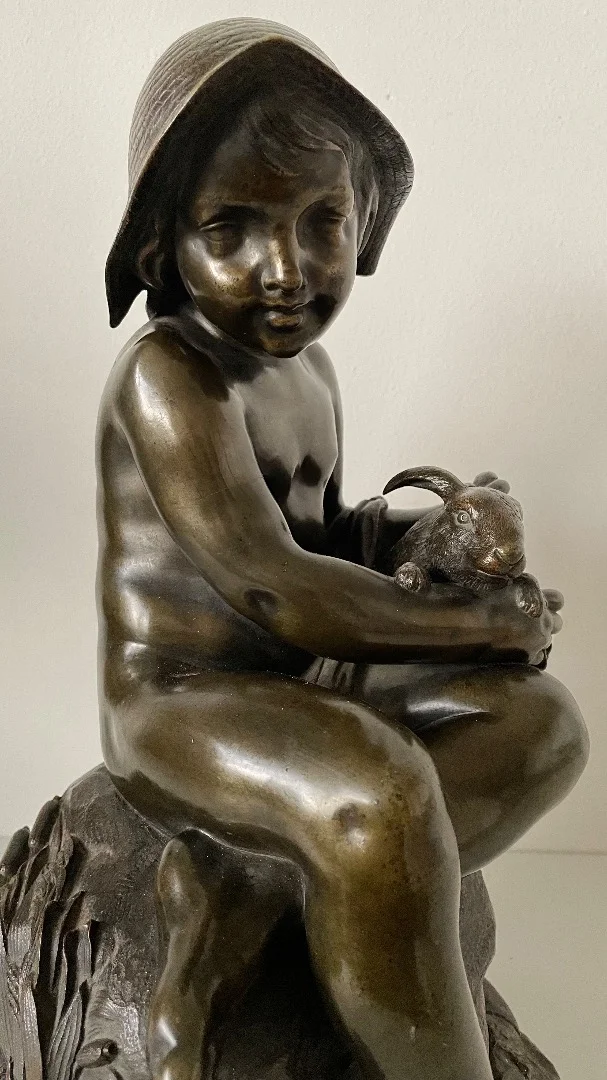 L Enfant Et Le Lapin , Sculpture En Bronze.