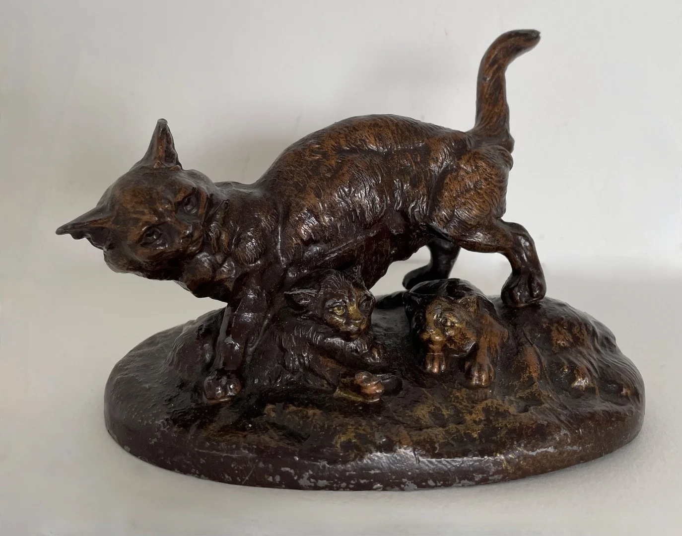 SPELTER GROUP が T. HINGRE と契約