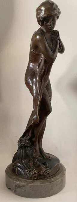 La Jeune Femme Et Le Crabe , Sculpture En Bronze