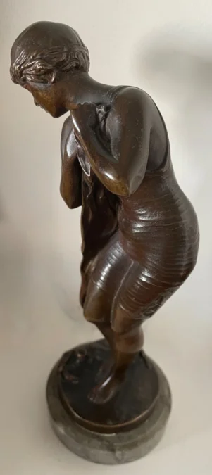 La Jeune Femme Et Le Crabe , Sculpture En Bronze