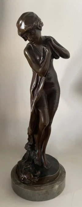 La Jeune Femme Et Le Crabe , Sculpture En Bronze