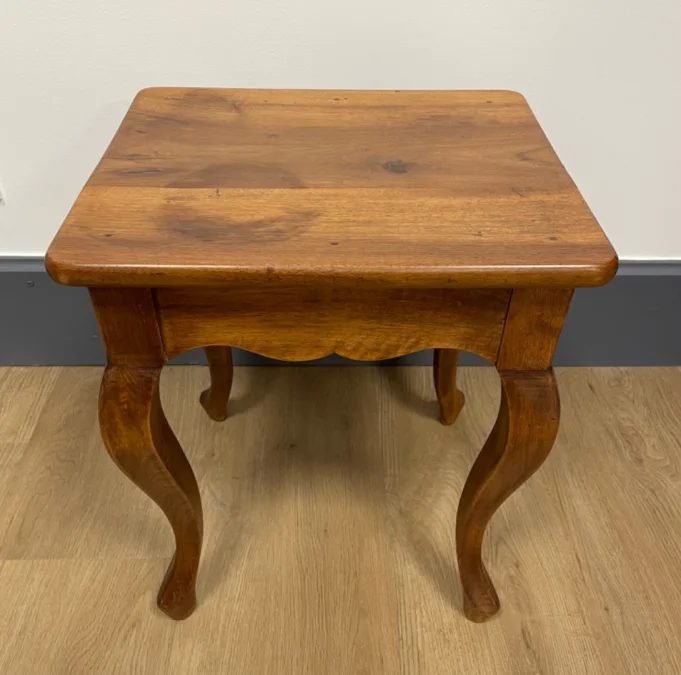 Petite Table  Basse D Appoint En Noyer