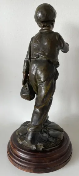Jeune Homme à La Pipe , Sculpture En Bronze