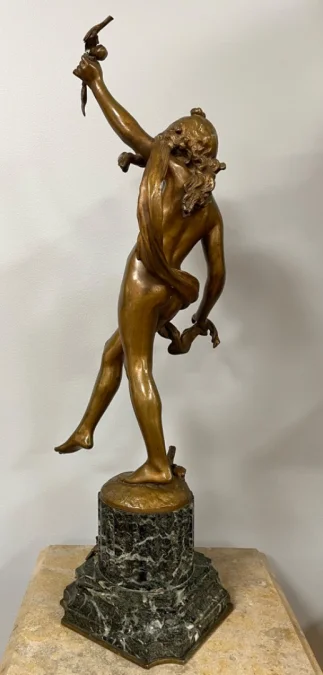 Sculpture En Bronze Représentant Un Nu Signée Auguste Moreau -