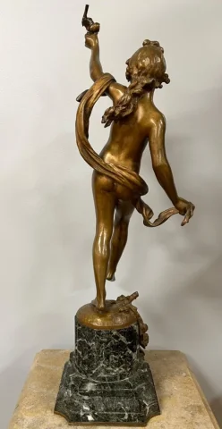 Sculpture En Bronze Représentant Un Nu Signée Auguste Moreau -