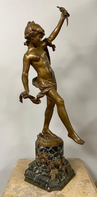 Sculpture En Bronze Représentant Un Nu Signée Auguste Moreau -
