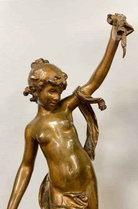 Sculpture En Bronze Représentant Un Nu Signée Auguste Moreau -
