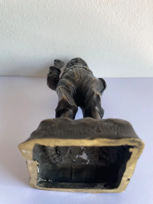 BRONZE FIGUURE