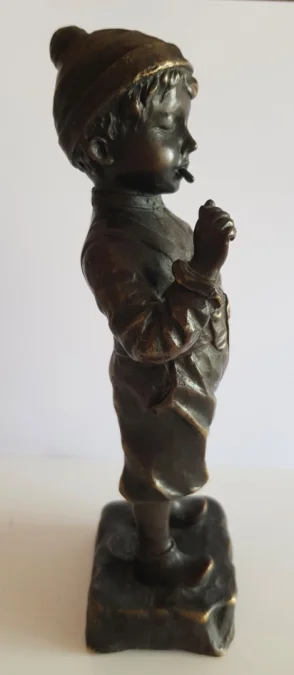 BRONZE FIGUURE