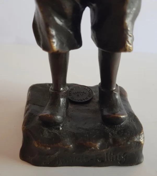 BRONZE FIGUURE
