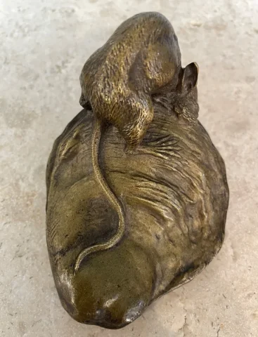 La Souris Et L Huitre , Sujet En Bronze