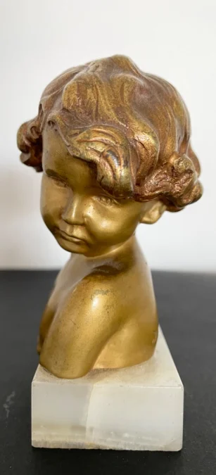 Sujet En Bronze Représentant Un Buste D Enfant