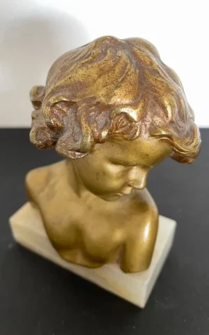 Sujet En Bronze Représentant Un Buste D Enfant