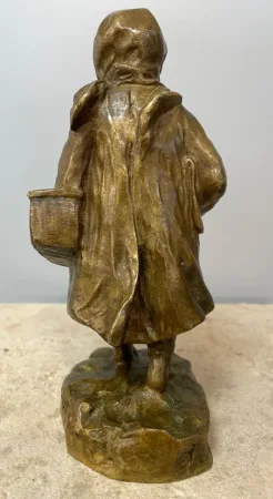 Petite écolière Lorraine , sujet en bronze